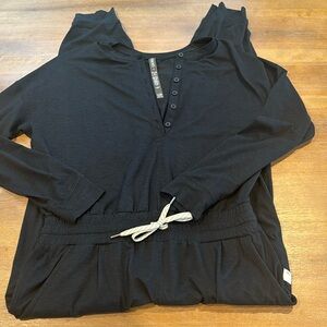 Vuori Women’s Lux Henley Jumpsuit EUC Women Size Small in Ink